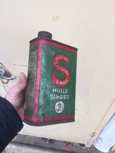 Ancien bidon huile tôle - d'huile,