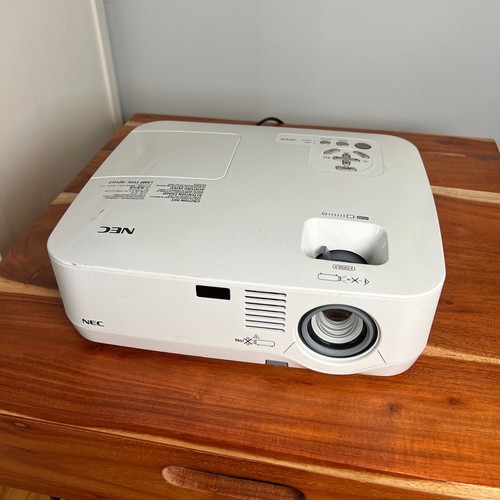 Nec np410 2600 lumen - nec,