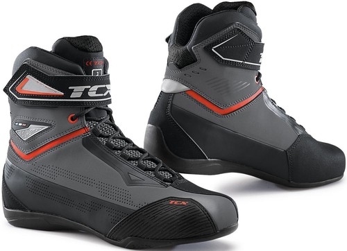 Chaussures moto perforées - chaussures,