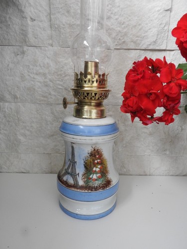 Ancienne lampe pétrole - à,