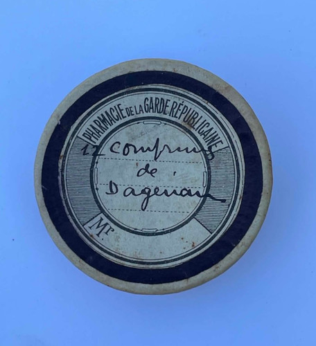 Ancienne petite boite - ancienne, en