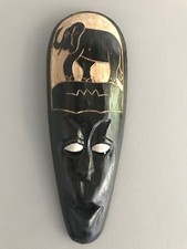 Masque d'inspiration africaine