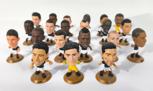Lot figurines joueurs foot - de,