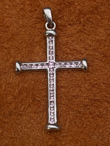 Tres beau pendentif croix - tres, en