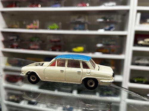Dinky toys triumph 2000 - toys,