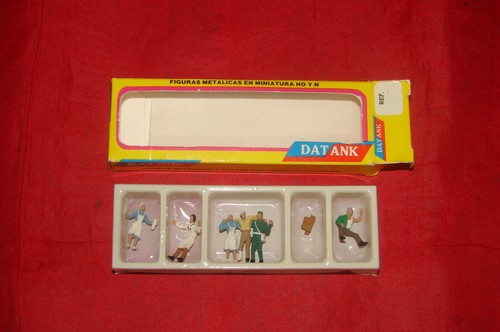 Datank figurine scene - ho,