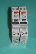 Lot de 2 Disjoncteurs Déclic C10 20725 Merlin Gerin