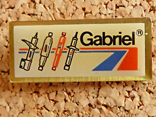 pin's pins badge automobile.  tracteur. GABRIEL AMORTISSEURS