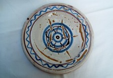 Ancienne Assiette en Faience de Rouen Cul noir XVIIIe siècle très beau modèle 