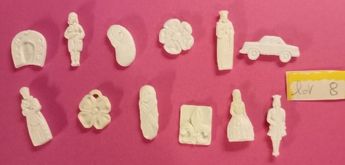 Feves plastique anciennes - ,
