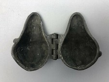 Ancien moule à Chocolat / Massepain XIXe-XXe en étain forme POIRE