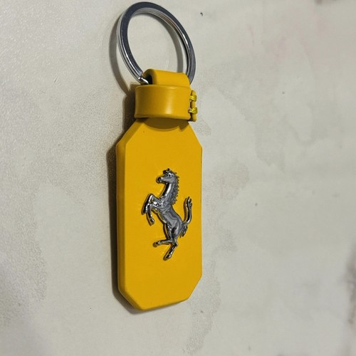 Ferrari jaune porte clés - ferrari,