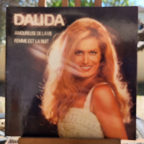Dalida femme est la - –, nuit