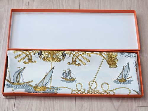 Foulard hermes carre en - carre, 90