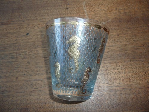 Verre aux hippocampes signe - verre,