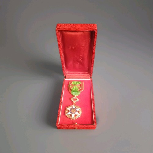 Ancienne médaille officier - ancienne, d'officier