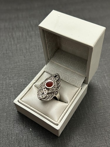 Tres belle bague argent - en,