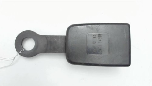 Attache ceinture avant - , droit