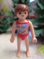 Femme maillot vacances loisirs