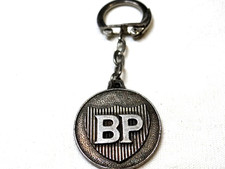 porte clés métal logo BP huile stations garages