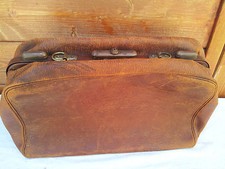 Sac en cuir vintage necessaire