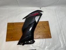 Carénage latéral droit