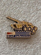 pin's GIAT industries armée char d'assaut AMX 10 RC Militaire blindé signé CEF