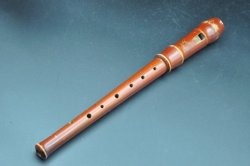 Ancienne flute bec pipo - bec,,