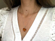 PENDENTIF AMBRE COEUR cadeau