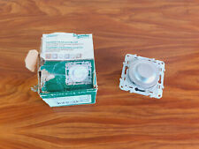 Variateur rotatif 400W universel  led SCHNEIDER ODACE S530512 coloris alu