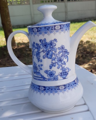 Cafetière verseuse ancienne