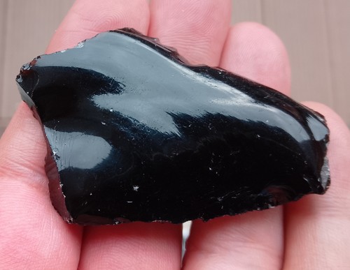 13.83gr 53x32x10mm obsidienne