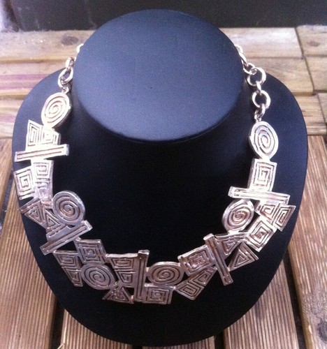 Collier signé biche bere - signé,