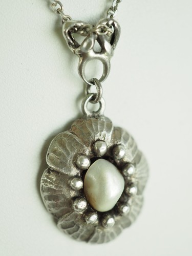 Collier ancien art - ancien, nouveau