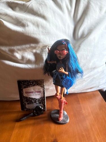 Poupée monster high robecca - poupée,