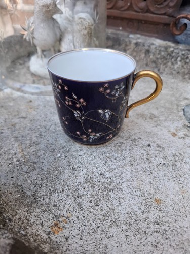 Tasse porcelaine fine - ,