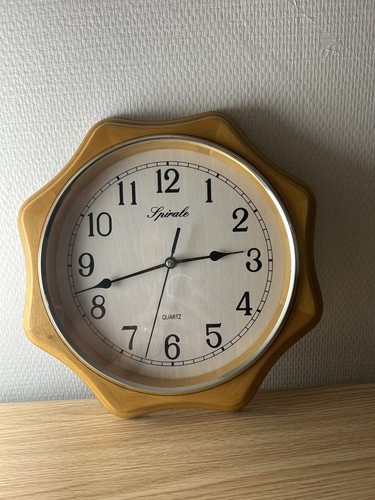 Horloge murale vintage spirale - horloge,