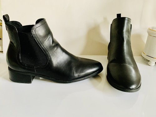 Black short boots size - short,