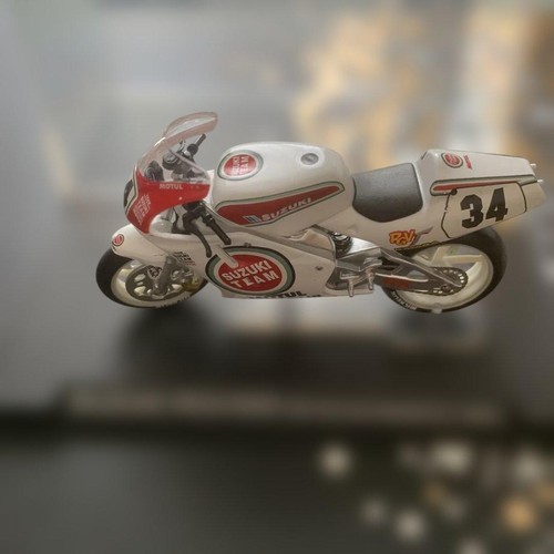 Suzuki rgv500 34 moto - suzuki, no.
