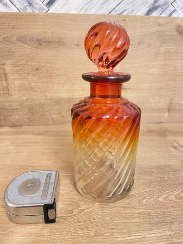 Baccarat trés grand flacon - :,