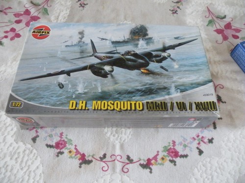 Vends maquette avion mosquito - avion,