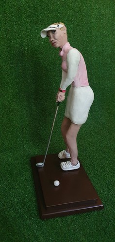 Sculpture golfeuse sur - golfeuse,
