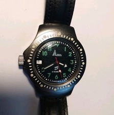 Montre couronne à gauche