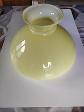 Ancien Globe Opaline Jaune