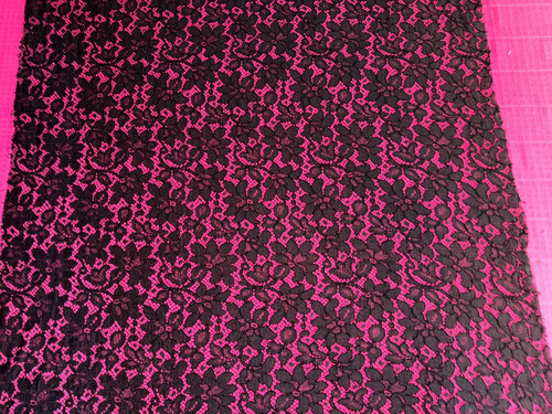 Tissu ancien dentelle noire