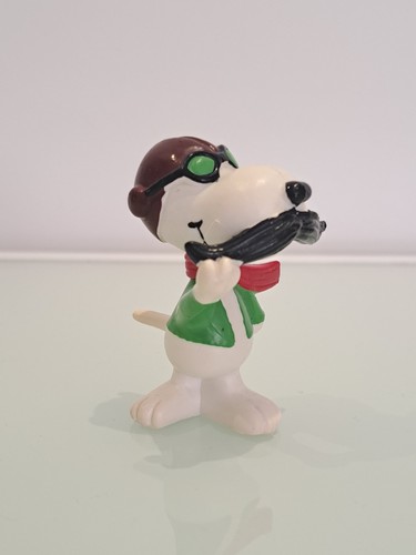 Snoopy figurine red - figurine, baron