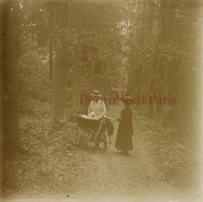 Famille Bébé Landau Sous-Bois c1915 Photo Plaque de verre Stereo Vintage V33n