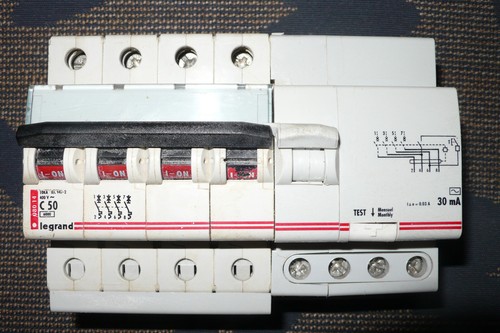 Ancien disjoncteur - ancien,