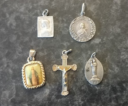 Lot pendentifs religieux - 5,