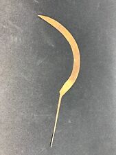 Ancienne faucille en métal